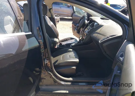 2017 Ford Focus Titanium from USA, damaged, VIN 1FADP3J24HL295571